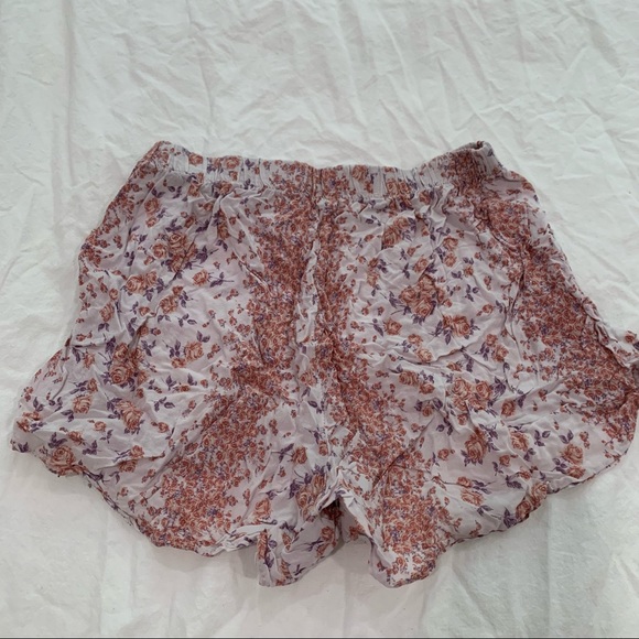Brandy Melville Shorts - Picture 2 of 4